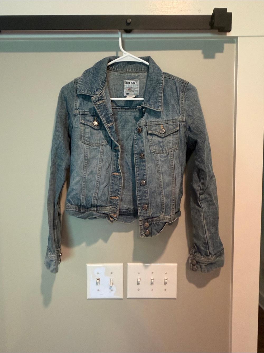 Old Navy Women's Medium Blue Denim Trucker Jacket